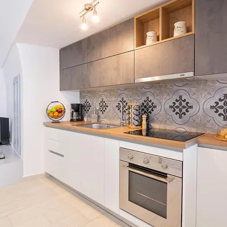 Saint George Cave House * 산토리니