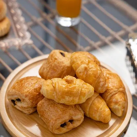 Saint George Cave House Fira (Santorini)