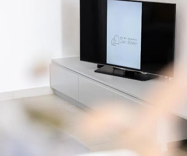 Saint George Cave House Fira (Santorini)