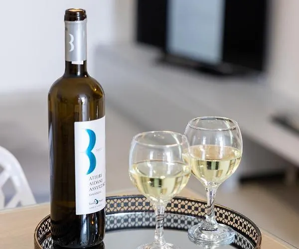 Saint George Cave House * Fira (Santorini)