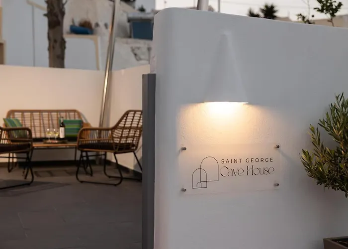 Saint George Cave House Fira (Santorini)